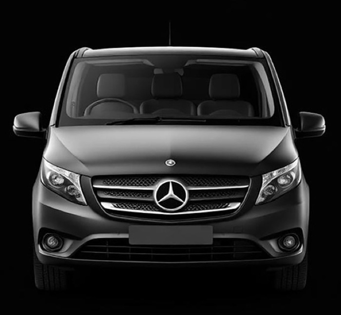 Mercedes Vito minibus